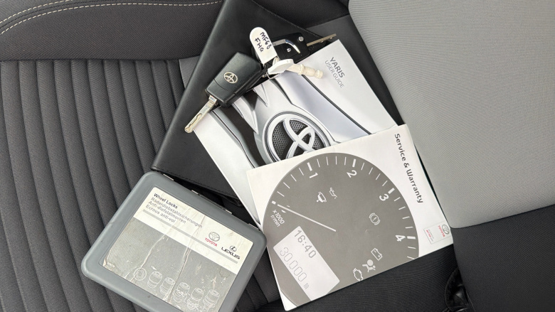 Toyota Yaris 1.5 VVT-i Icon Tech 5dr Petrol Hatchback